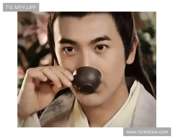 是美男阿：不止惊鸿一瞥，更是岁月沉淀的魅力